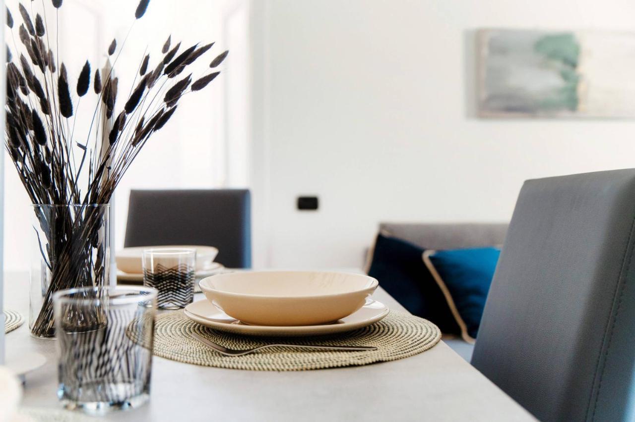 Shades Of Lake - Blue Apartment Como Exteriör bild